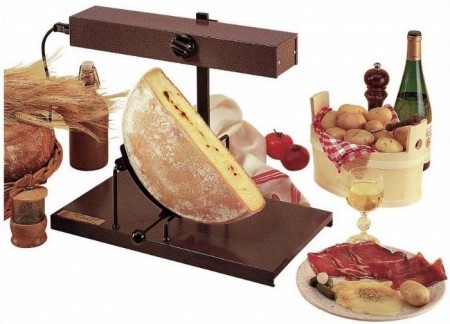 Une machine à raclette traditionnelle