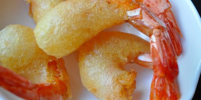 Réaliser des beignets de crevettes avec une friteuse sans huile