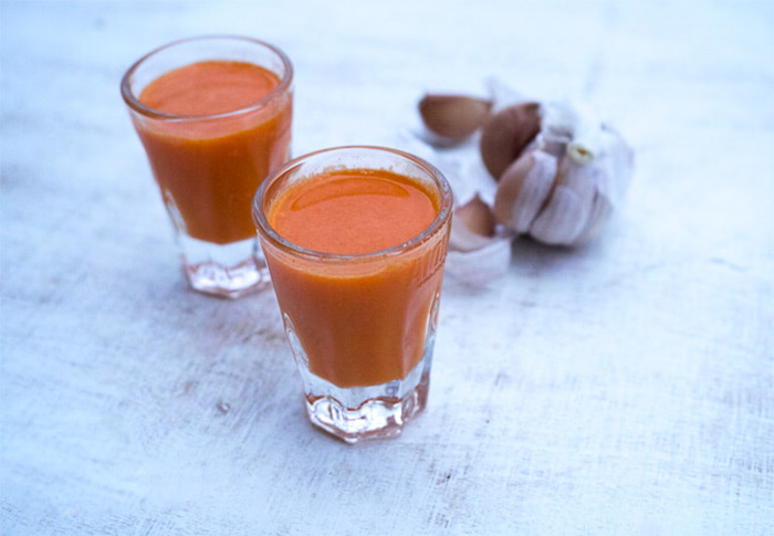 Réaliser un jus maison spécial antibiotique à l'extracteur de jus